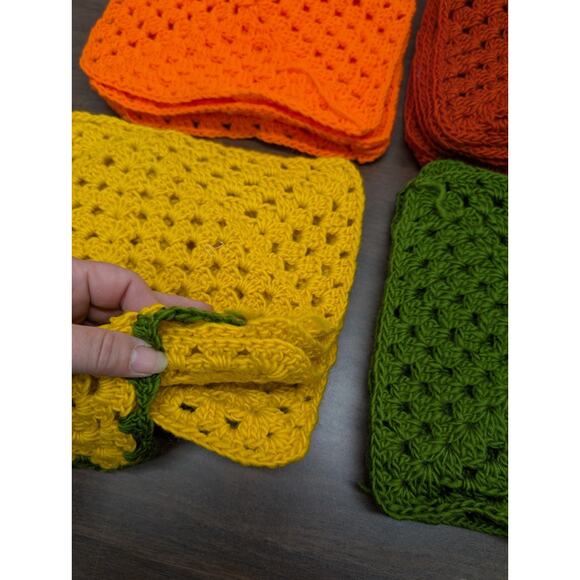 Lot of 17 Large VINTAGE Granny Square Mix 9" Red Green Orange Yellow AS SHOWN - Picture 5 of 8